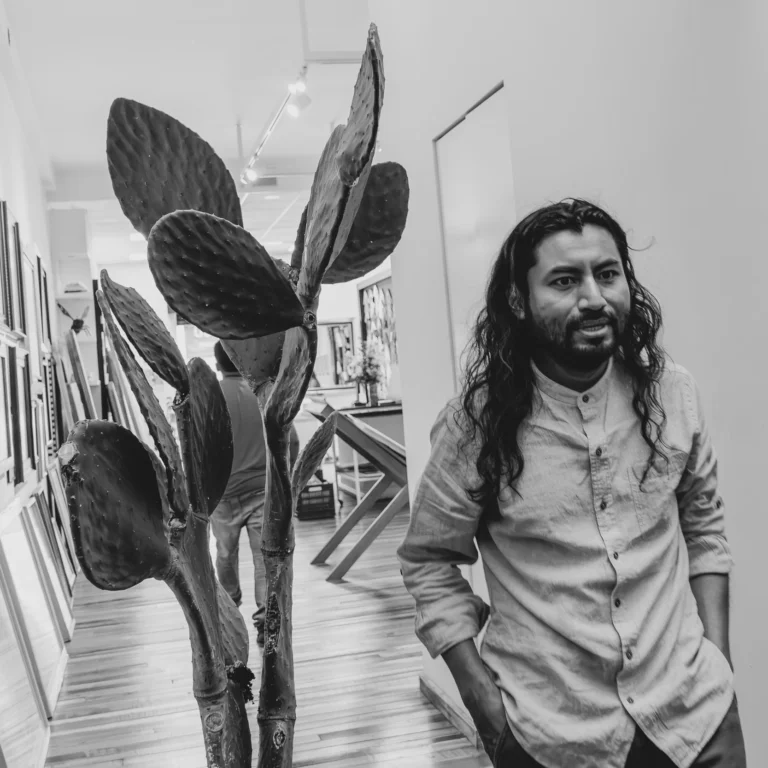 Obra de Edgar Jahir Trujillo en la exposición Dactylopius, CuatroSie7e Galería