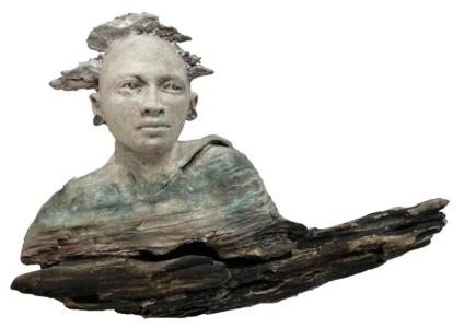 Cerámica, esmalte y óxido de cobre | 32 x 45 x 10 cm | 2025 Serie Memorias de sal