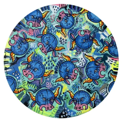 Óleo sobre tela | 80 cm | 2023 Serie Iconos: "Cabezas de toro en fondo azul"